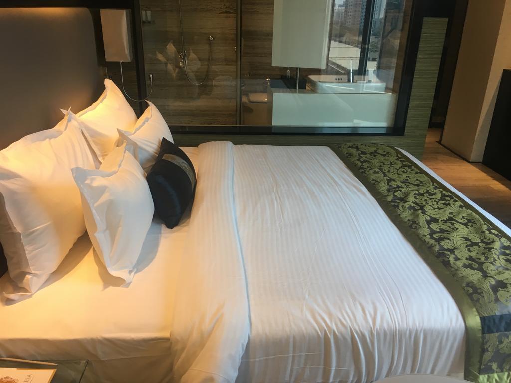 The Empresa Hotel Mumbai Exterior photo