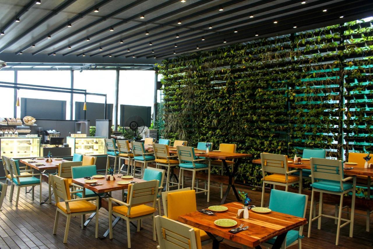 The Empresa Hotel Mumbai Exterior photo